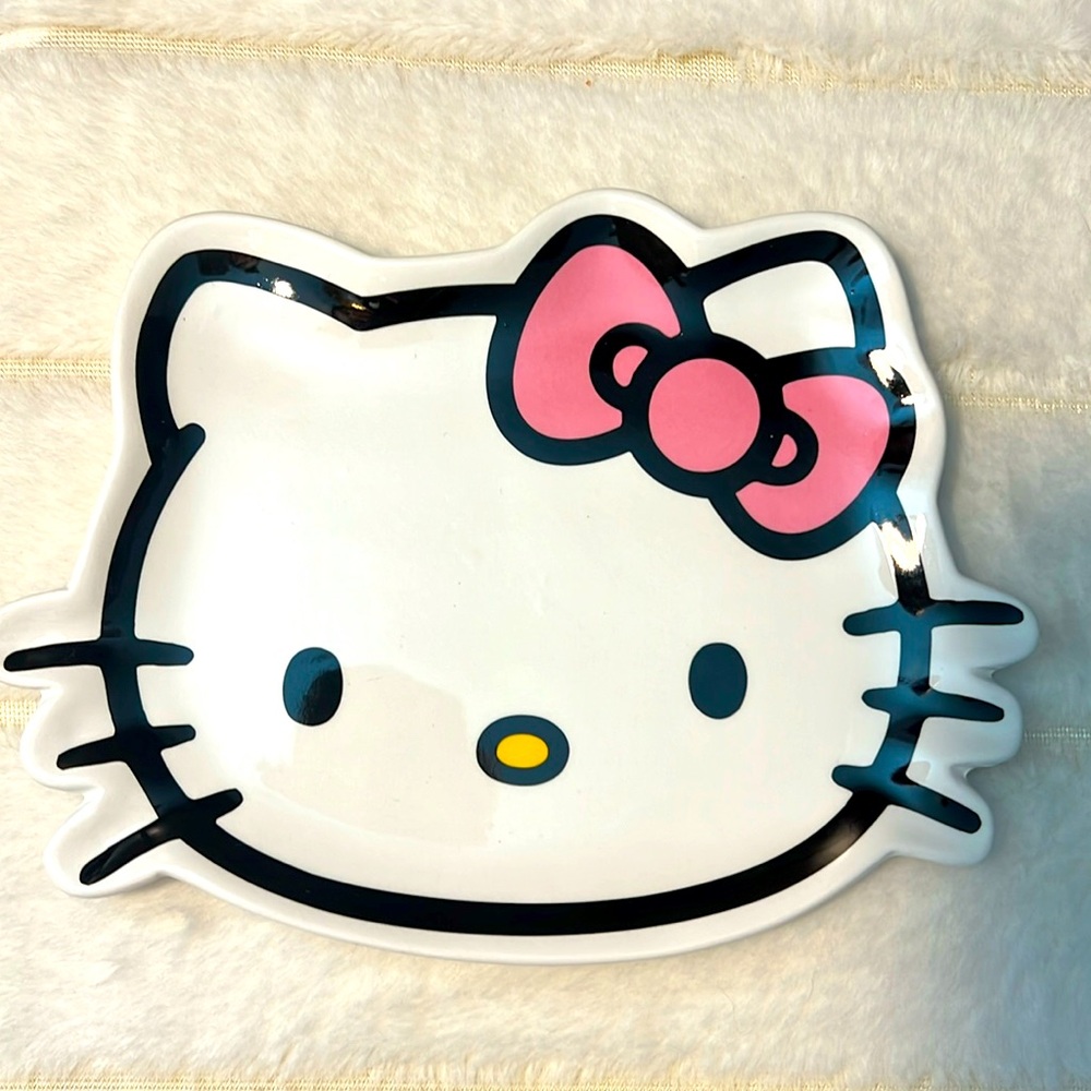 Hello kitty plate for multiple used new